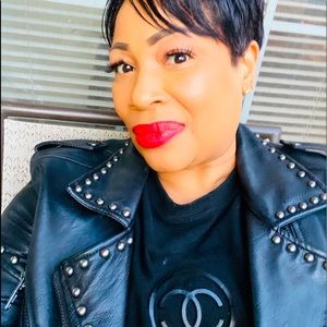 Meet your Posher, Missy